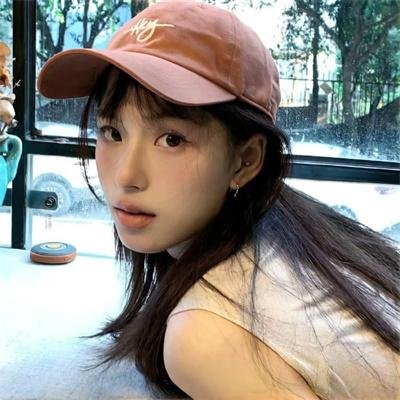 弯曲幸运草海报